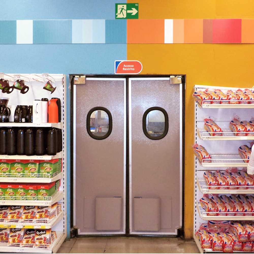 porta vai e vem supermercado extra macam brasil